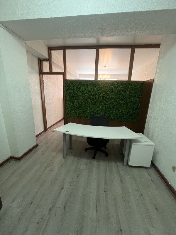 SE VENDE OFICINA EXCELENTE UBICACIN