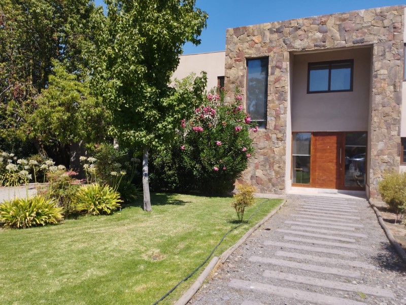 BRISAS DE CHICUREO
