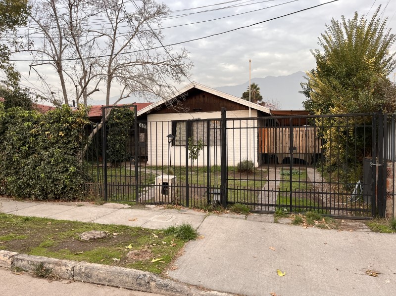 SE VENDE ACOGEDORA CASA 