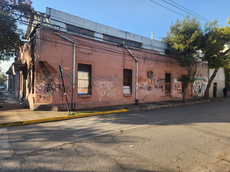 CALICHE ESQUINA ALBERTO FIGUEROA , METRO CERRO BLANCO