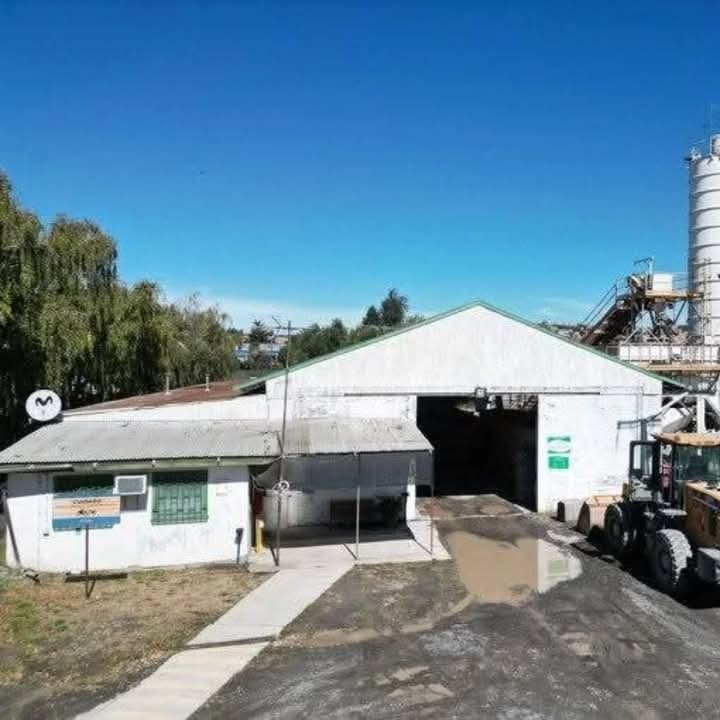 TERRENO INDUSTRIAL CON GALPON...                                          