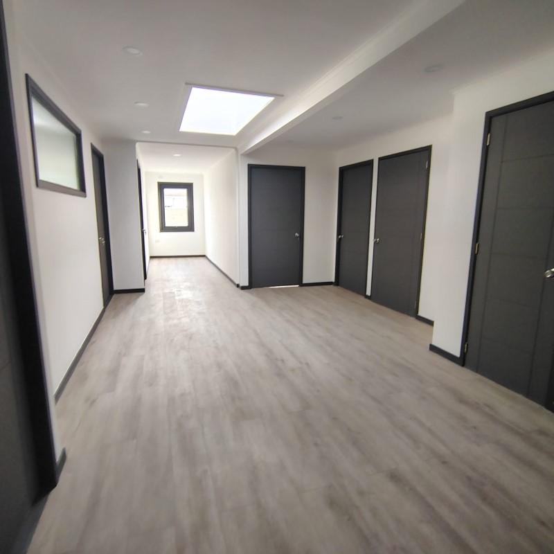 FOCOLARE PROPIEDADES ARRIENDA OFICINAS REMODELADAS 