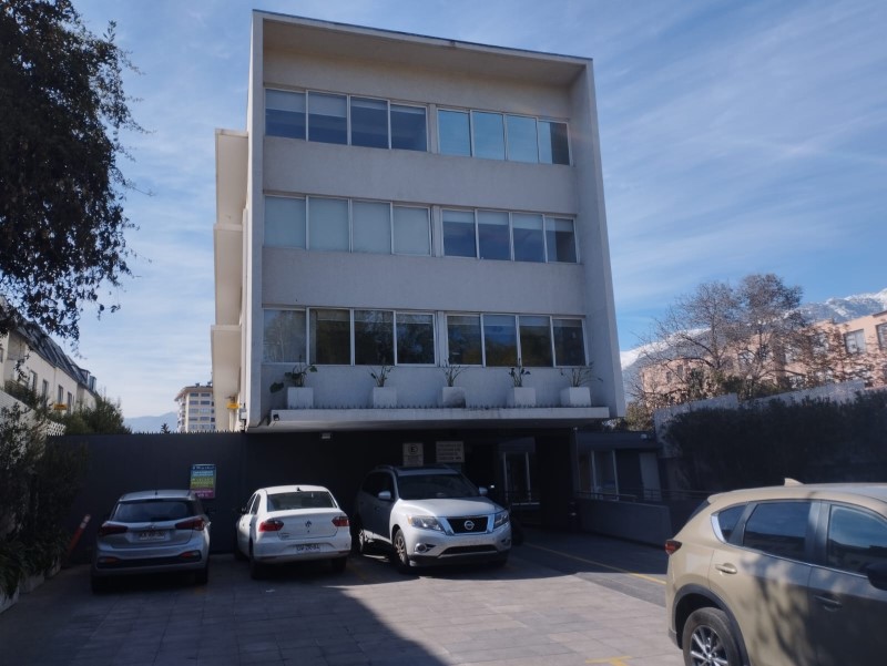 ARRIENDO OFICINA EN LA REINA...                                            