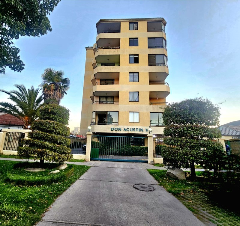 CARLOS EDWARD CON SANTA ALBINA