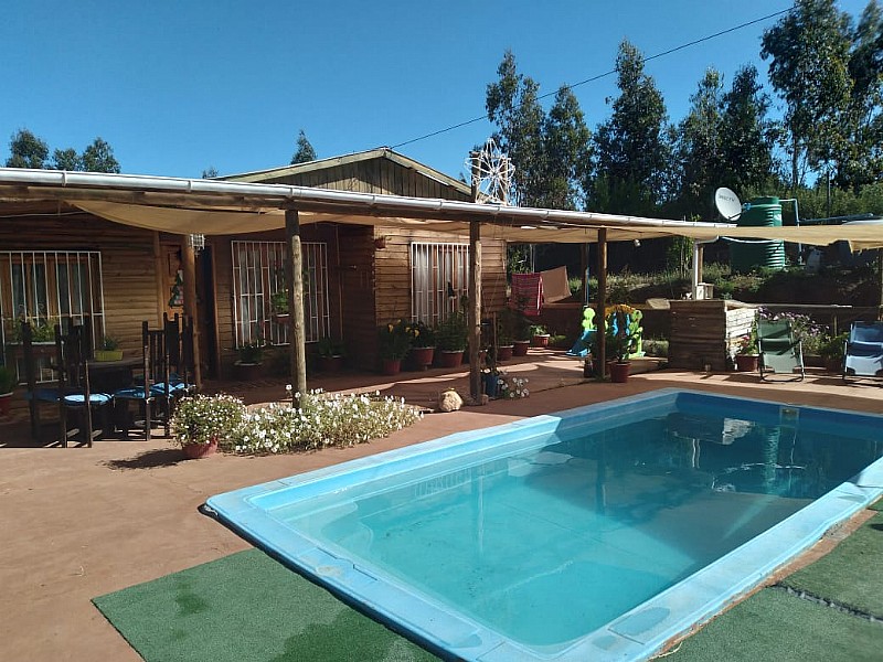 VENDO PARCELA CON CASA -PISCINA EN SAN PEDRO DE ALCANTARA