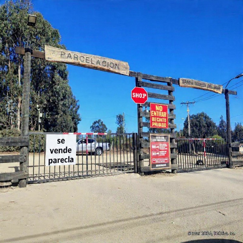 SE VENDE PARCELA CON AGUA Y LUZ EN PARCELACI�N SANTA TERESA
