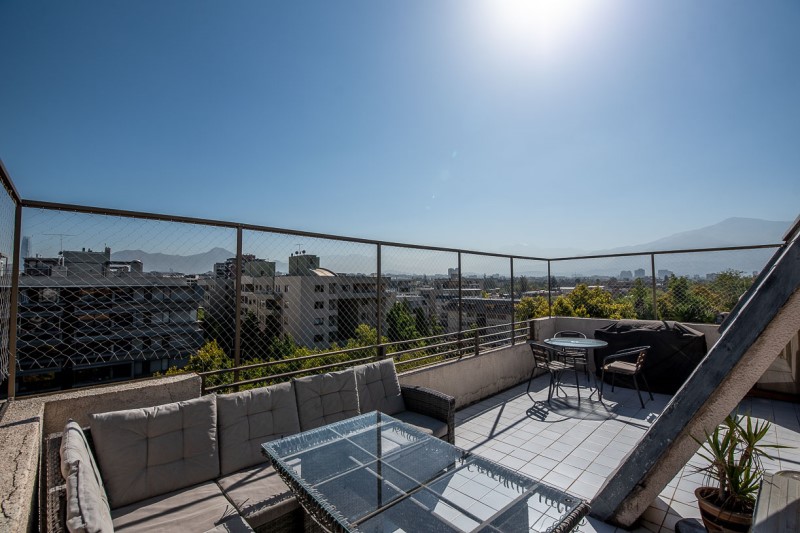 AMPLIO DEPARTAMENTO 4D + 3B CON GRAN TERRAZA Y VISTA DESPEJA