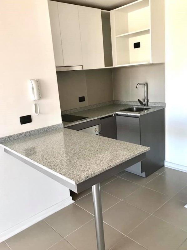 A POCOS PASOS METRO ECUADOR, FRENTE A HOSPITAL TELET�N