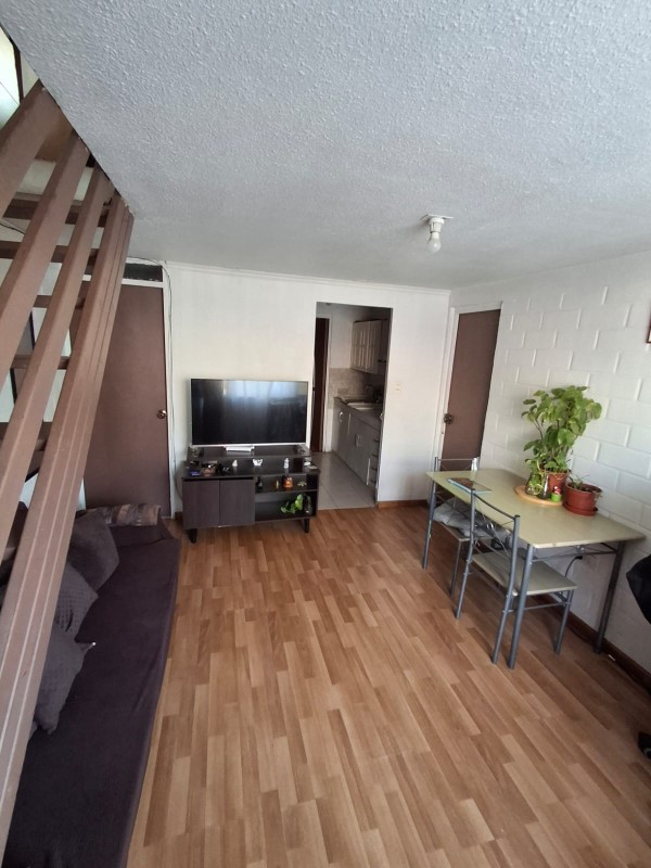 HERMOSA CASA DE 2D/1B A PASOS DE LIDER QUILICURA