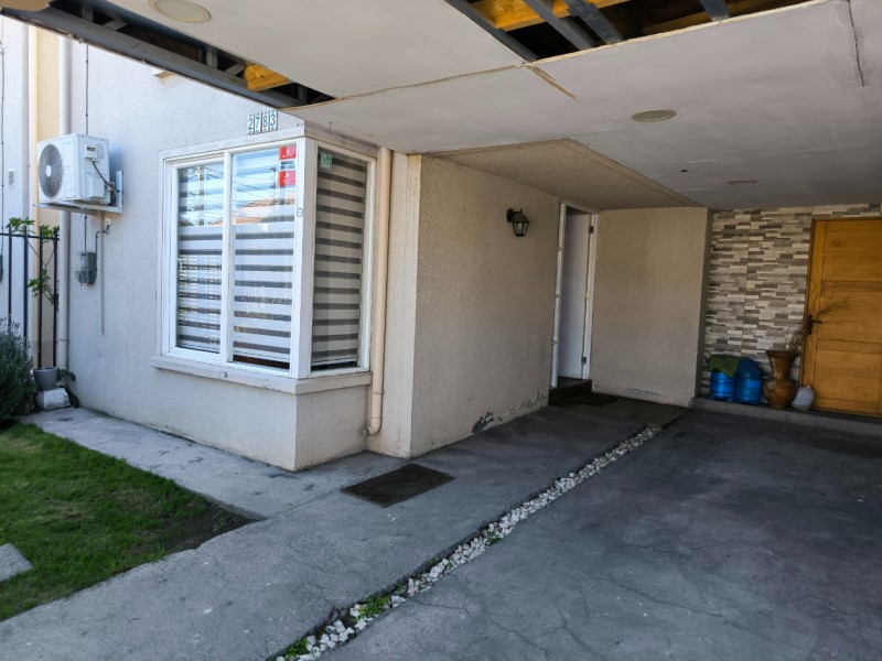 CASA 2 PISOS 3D 3B 2ESTACIONAMIENTOS EL CASTA�O...&nbsp; &nbsp; &nbsp; 