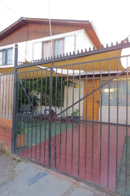 CASA 4D 2B AMPLIA COCINA RAPIDO ACCESO AUTOPISTA...&nbsp; &nbsp; 