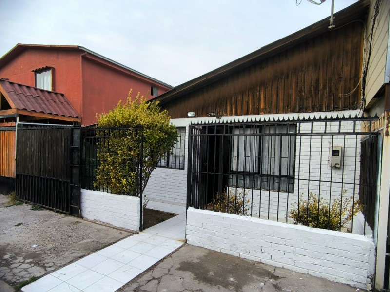 CASA 2D 1B GRAN PATIO TRASERO EXCELENTE UBICACI�N...&nbsp; 