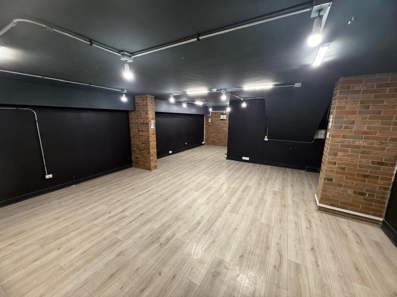 LOCAL A LA CALLE EN DOS PLANTAS 120,19 M2 2 BA�OS...&nbsp; 